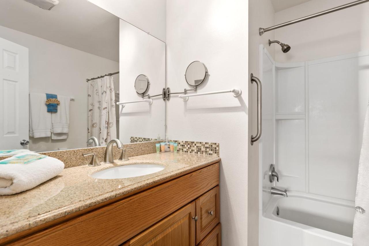 313B Steps From The Sand At Harbor Beach - Free Wifi Oceanside Extérieur photo
