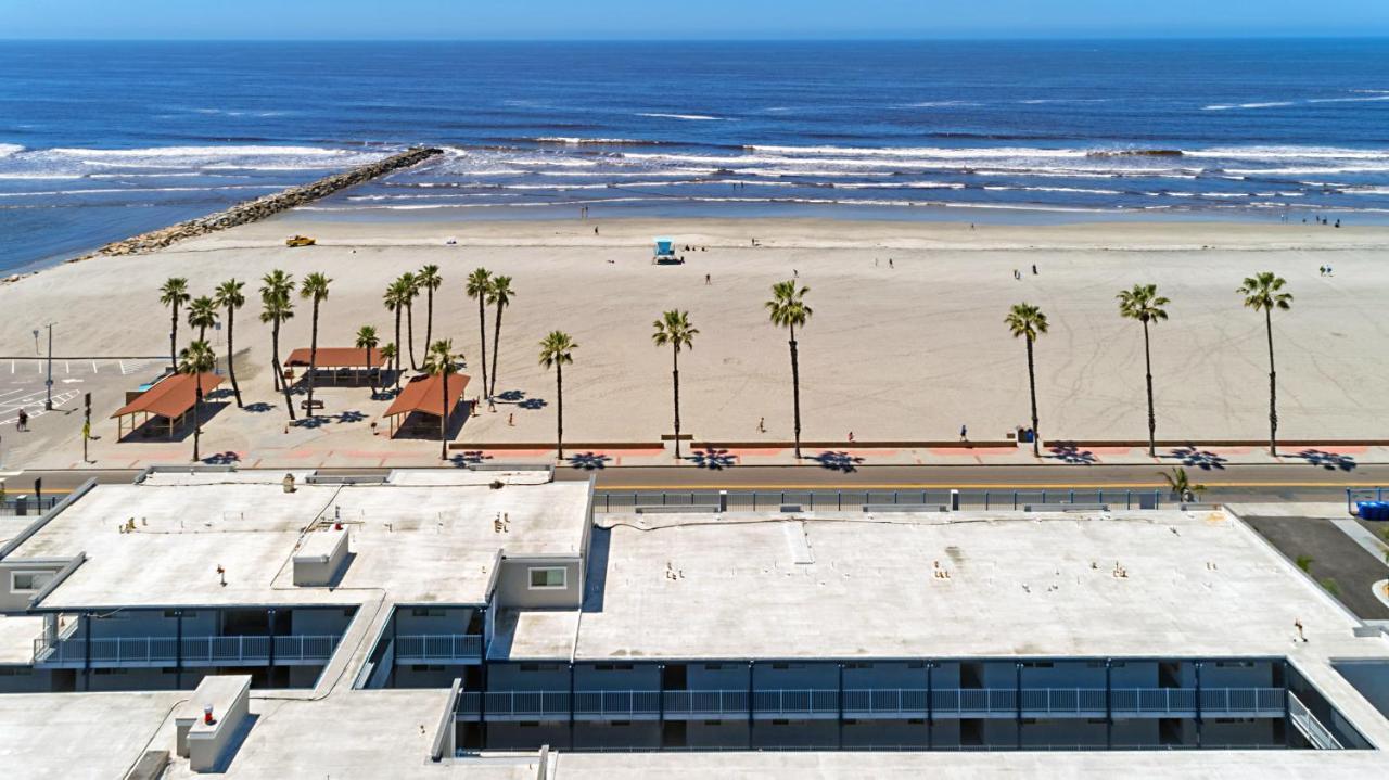 313B Steps From The Sand At Harbor Beach - Free Wifi Oceanside Extérieur photo